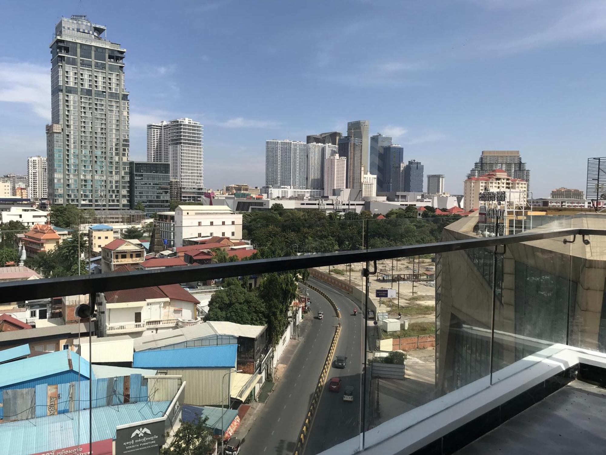 Wh Chamkarmon Residence พนมเปญ ภายนอก รูปภาพ